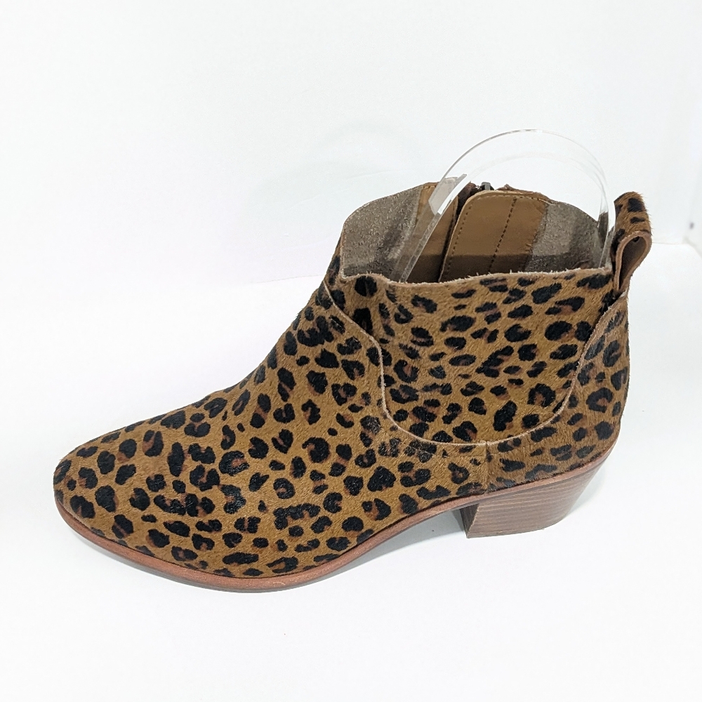 UGG Kingsburg Leopard Boots - Picture 2 of 16